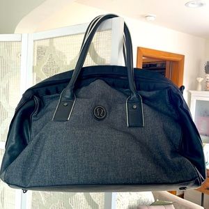 Like-new Lululemon gym bag